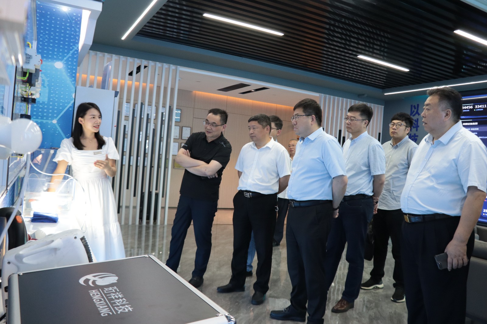 亳州市领导薛副市长一行莅临半岛网页版科技指导工作