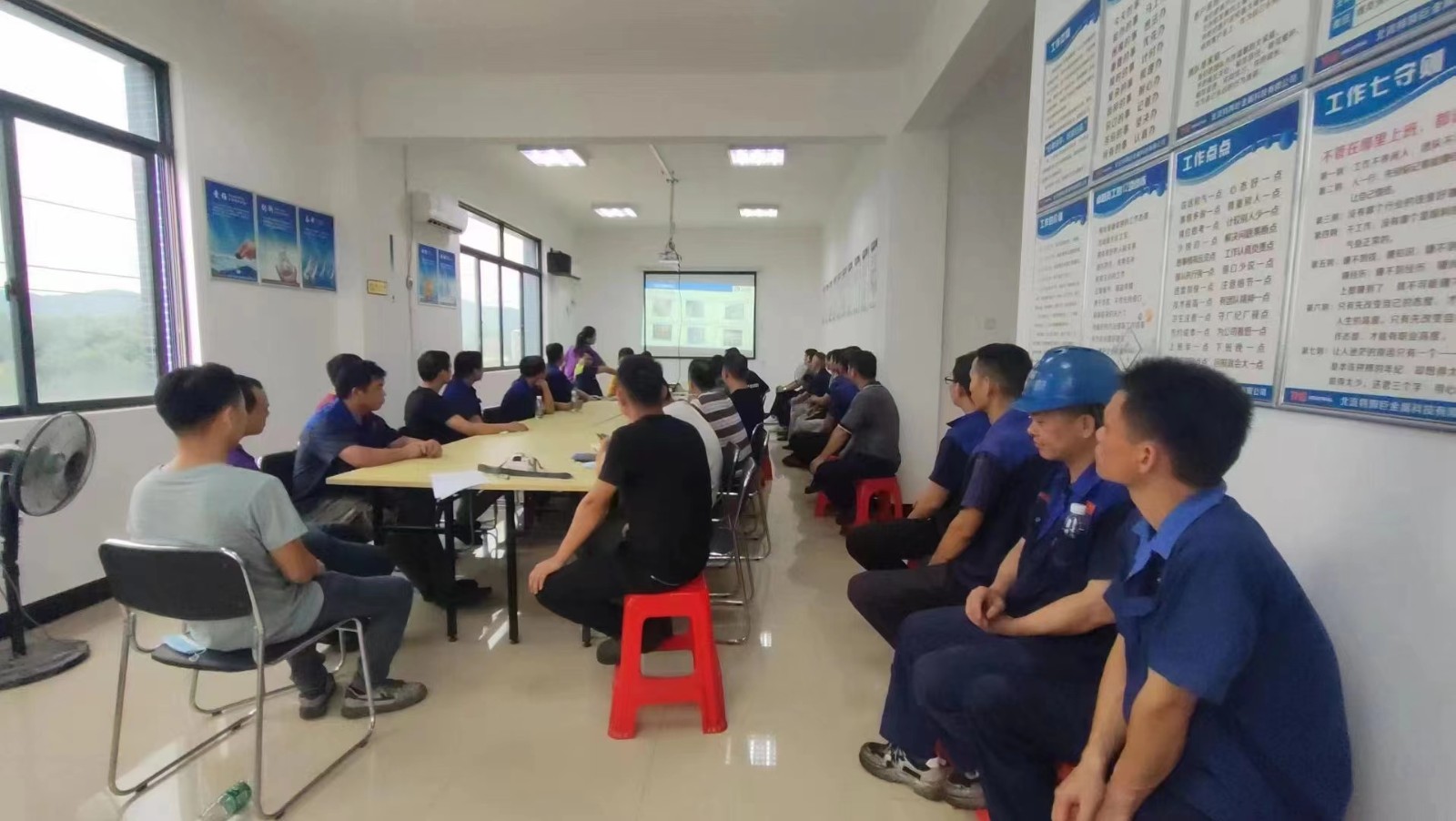 广西半岛网页版助力特姆巨科技用电安全知识培训